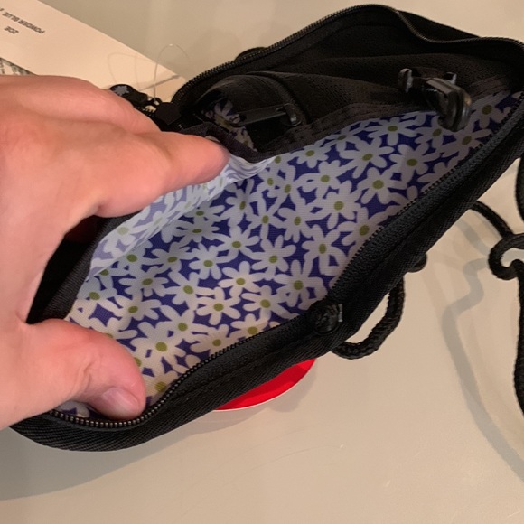 Sherpani Zoe travel/passport wallet - Picture 4 of 10